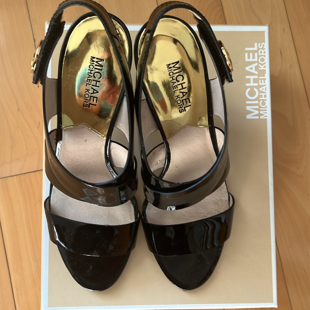 MICHAEL Michael Kors Black Patent Sandals Box not included. - Picture 2 of 4